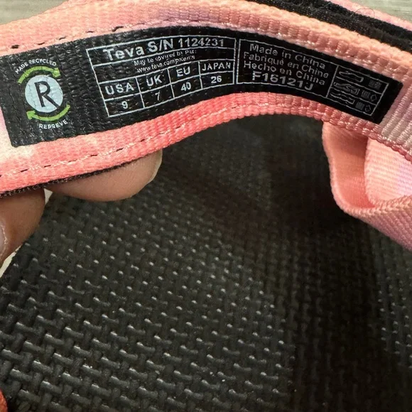 TEVA Original Universal Strappy Sandal Tie Dye Pink Woman’s Size 9 - Picture 4 of 6